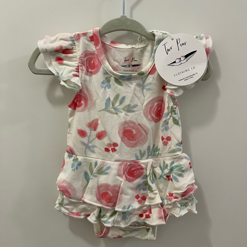 NWT Two Peas Clothing Co Floral Bubble